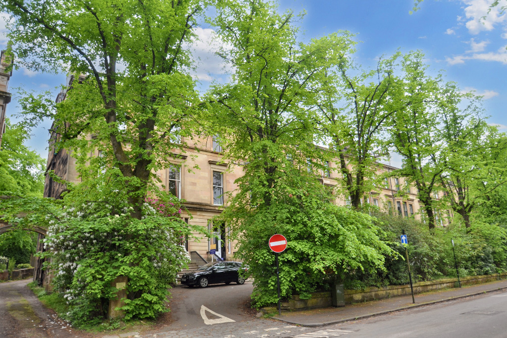 1 bed studio flat for sale in Crown Gardens, Glasgow  - Property Image 9