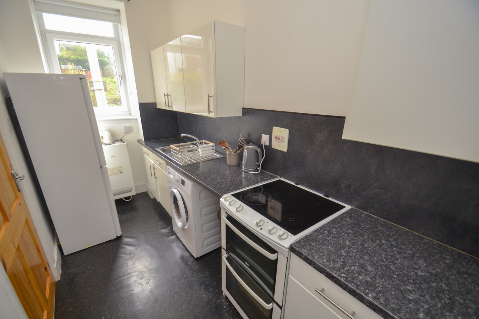1 bed flat to rent in Main Street, Glasgow  - Property Image 5