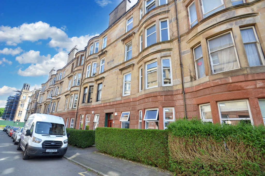 2 bed flat for sale in Overdale Gardens  - Property Image 1