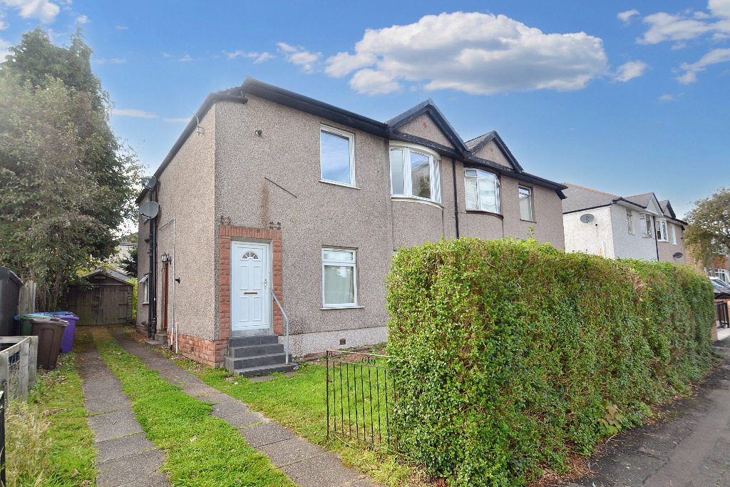 3 bed flat to rent in Tannadice Avenue  - Property Image 1