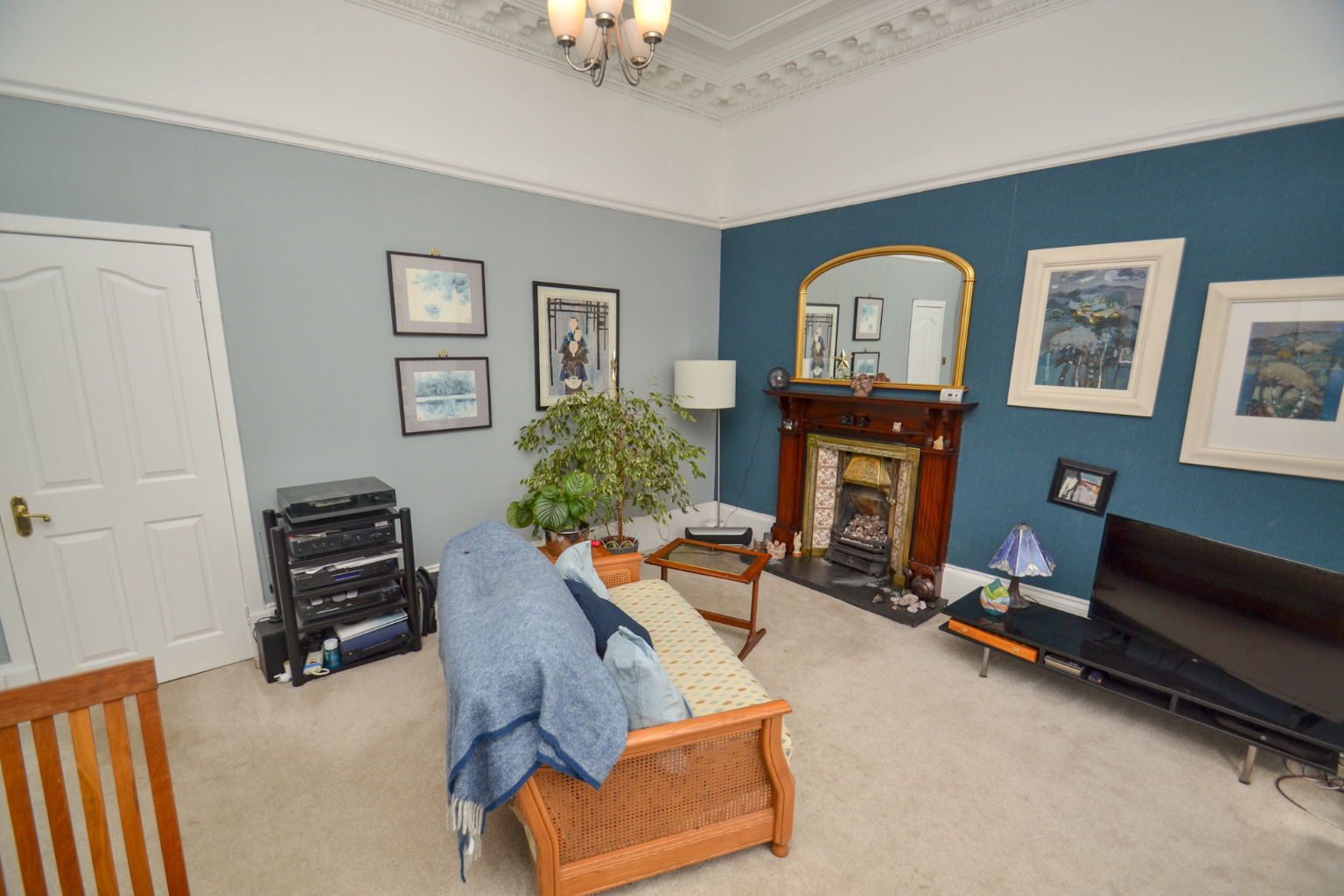 2 bed flat for sale in Queen Square  - Property Image 3