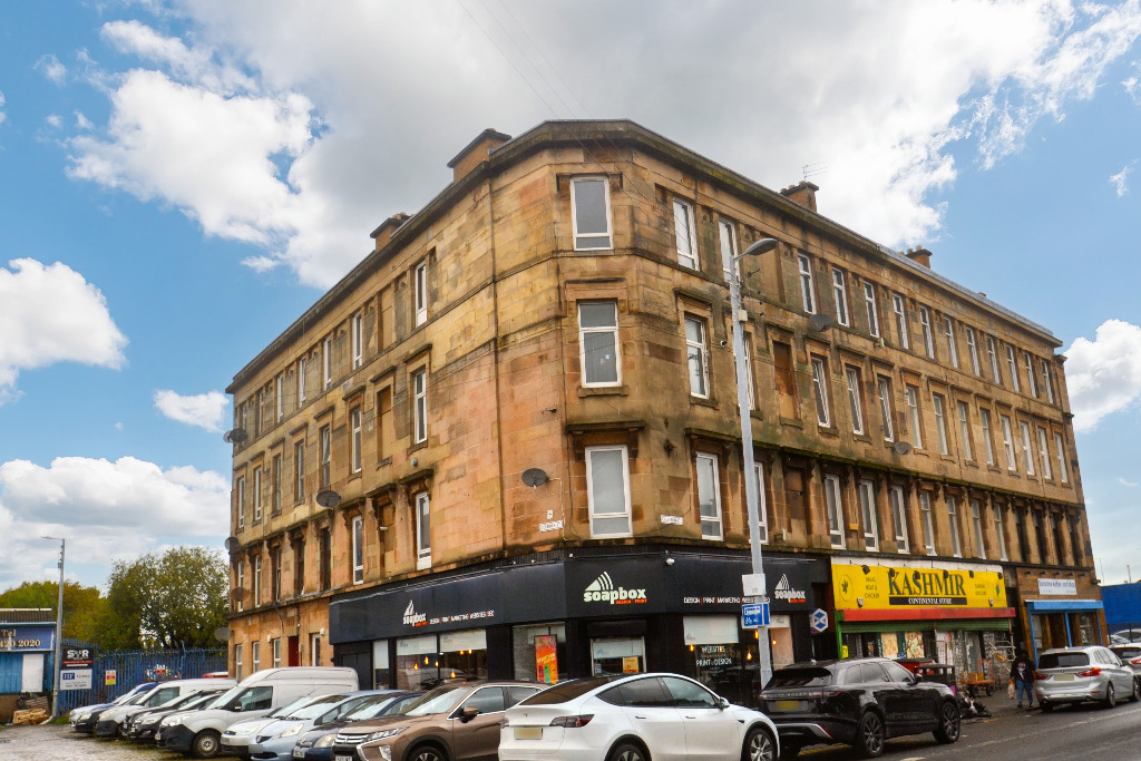 2 bed flat for sale in Eglinton Street, Glasgow  - Property Image 1