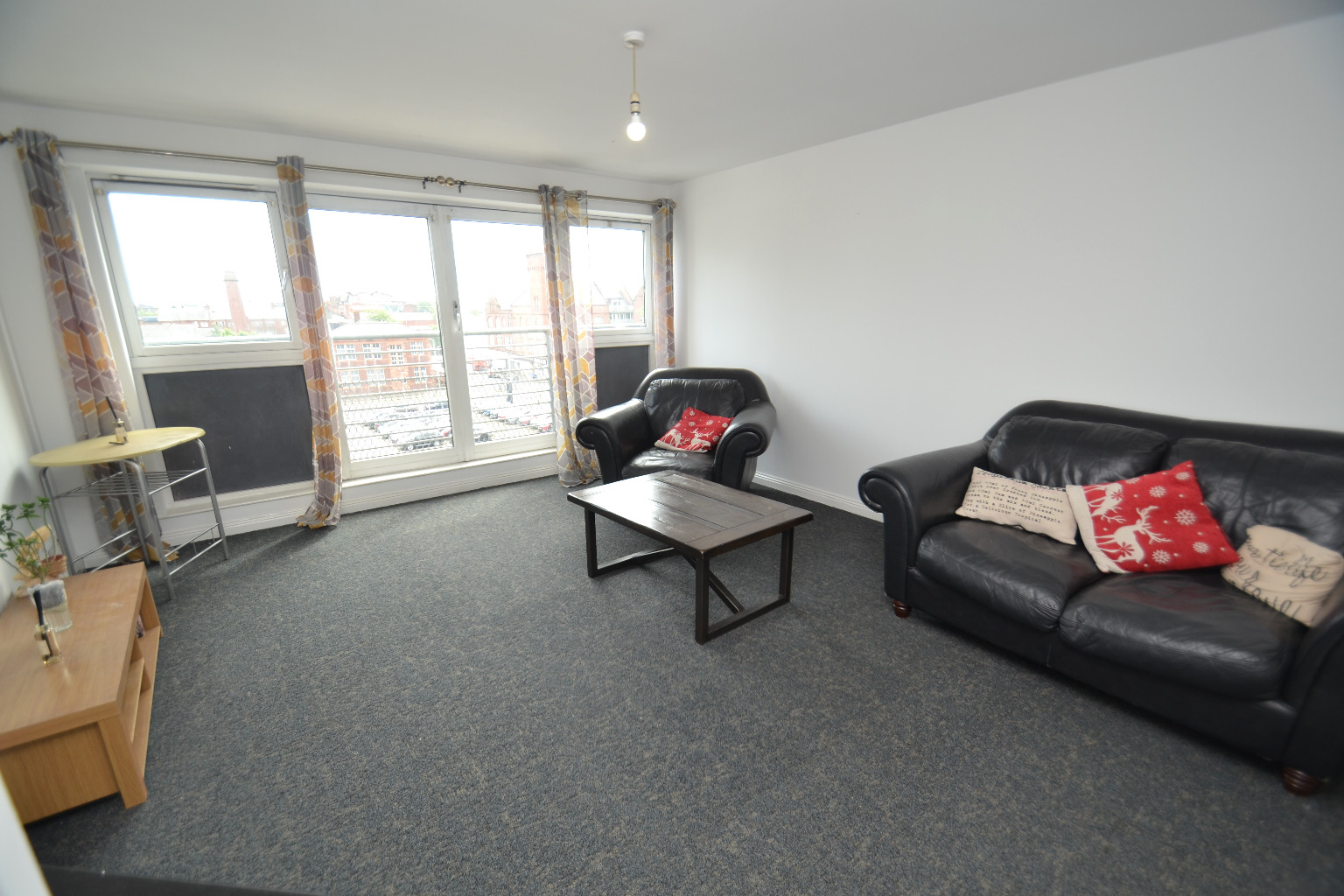 2 bed flat for sale in Wallace Street  - Property Image 2