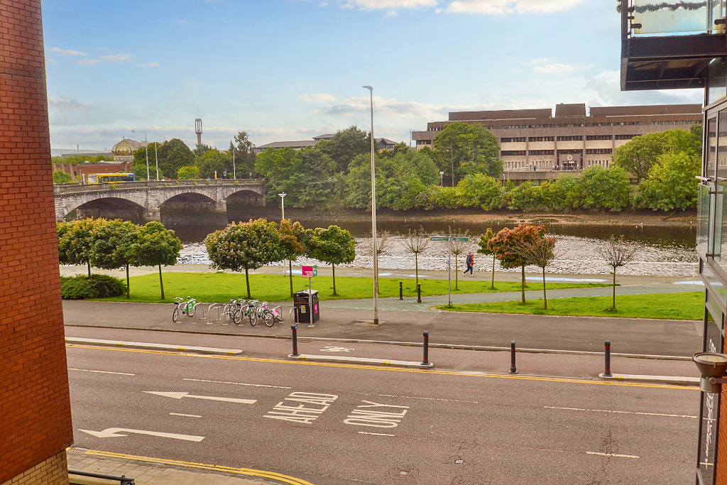 2 bed flat for sale in Dunlop Street  - Property Image 9