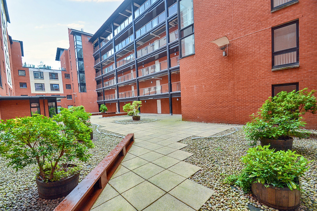 2 bed flat for sale in Dunlop Street  - Property Image 23