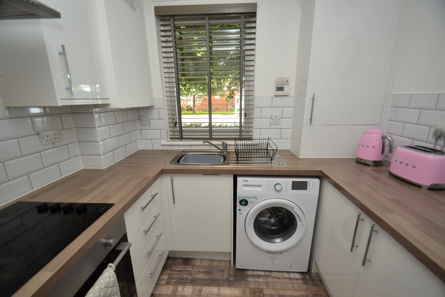 1 bed flat for sale in Middlesex Gardens  - Property Image 11