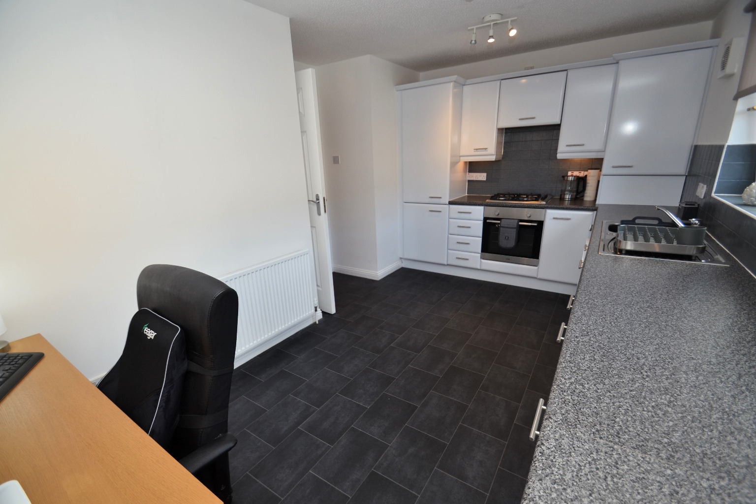 2 bed flat for sale in Castlebrae Gardens  - Property Image 7