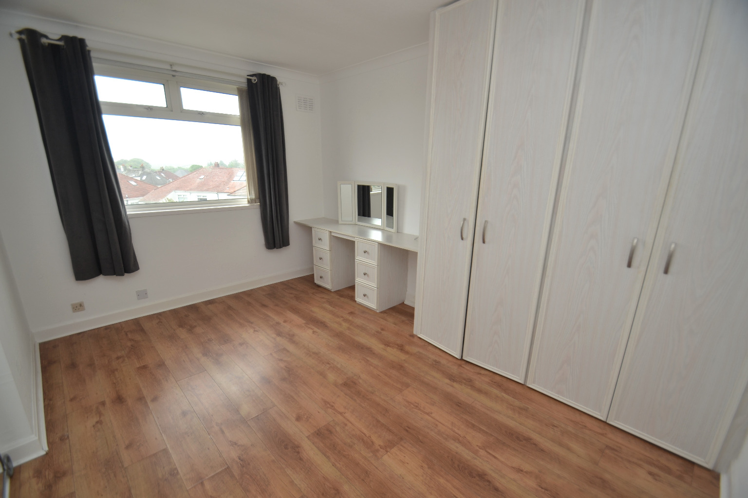 2 bed flat for sale in Glasgow Road, East Renfrewshire  - Property Image 10