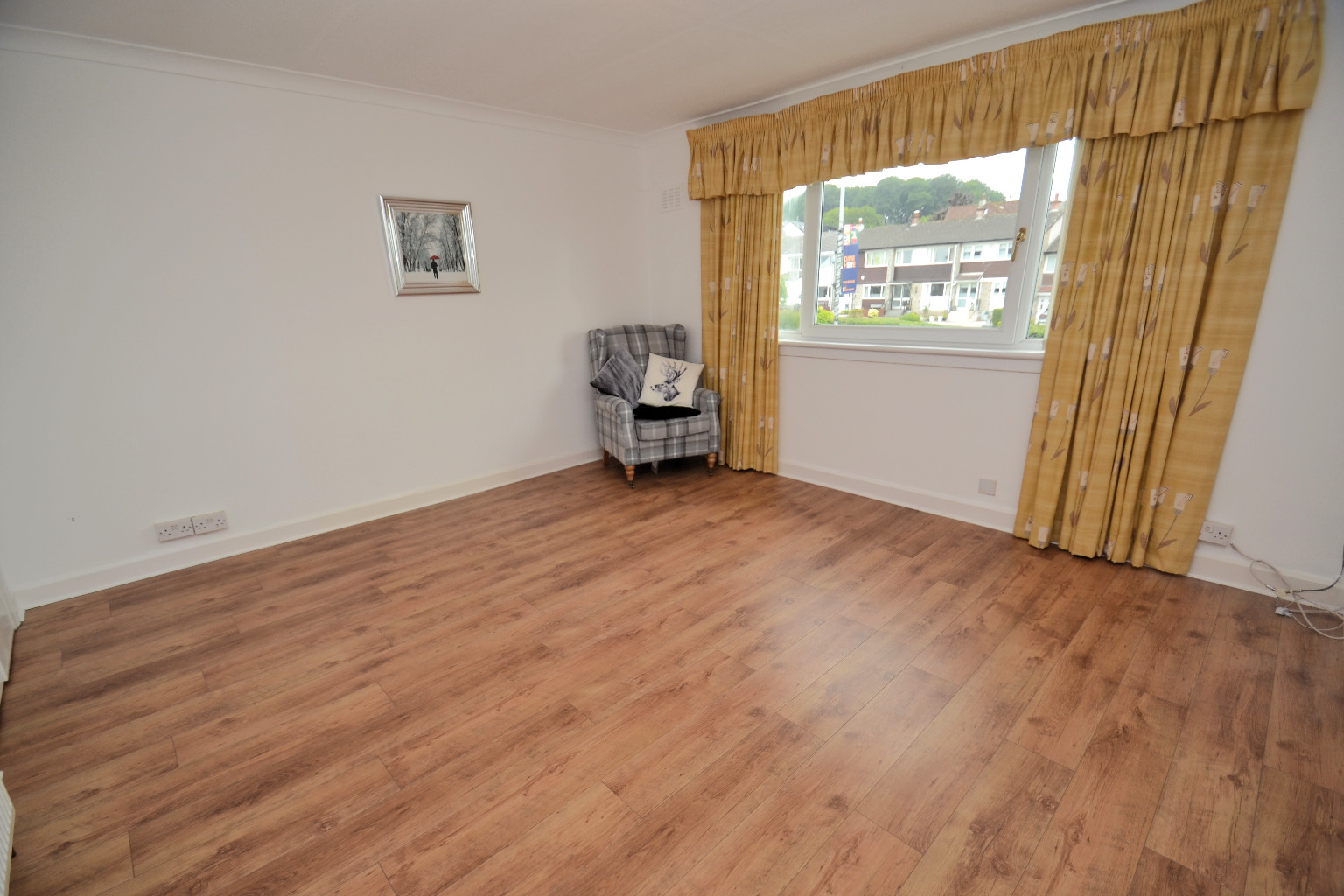 2 bed flat for sale in Glasgow Road, East Renfrewshire  - Property Image 8