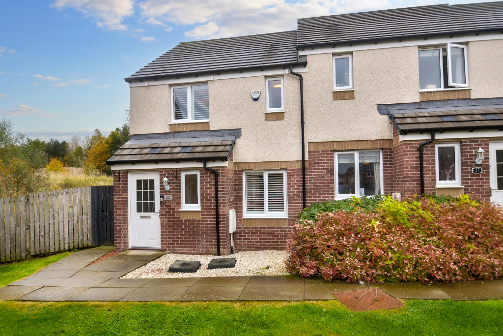 3 bed end of terrace house to rent in Patterton Range Drive, Glasgow - Property Image 1