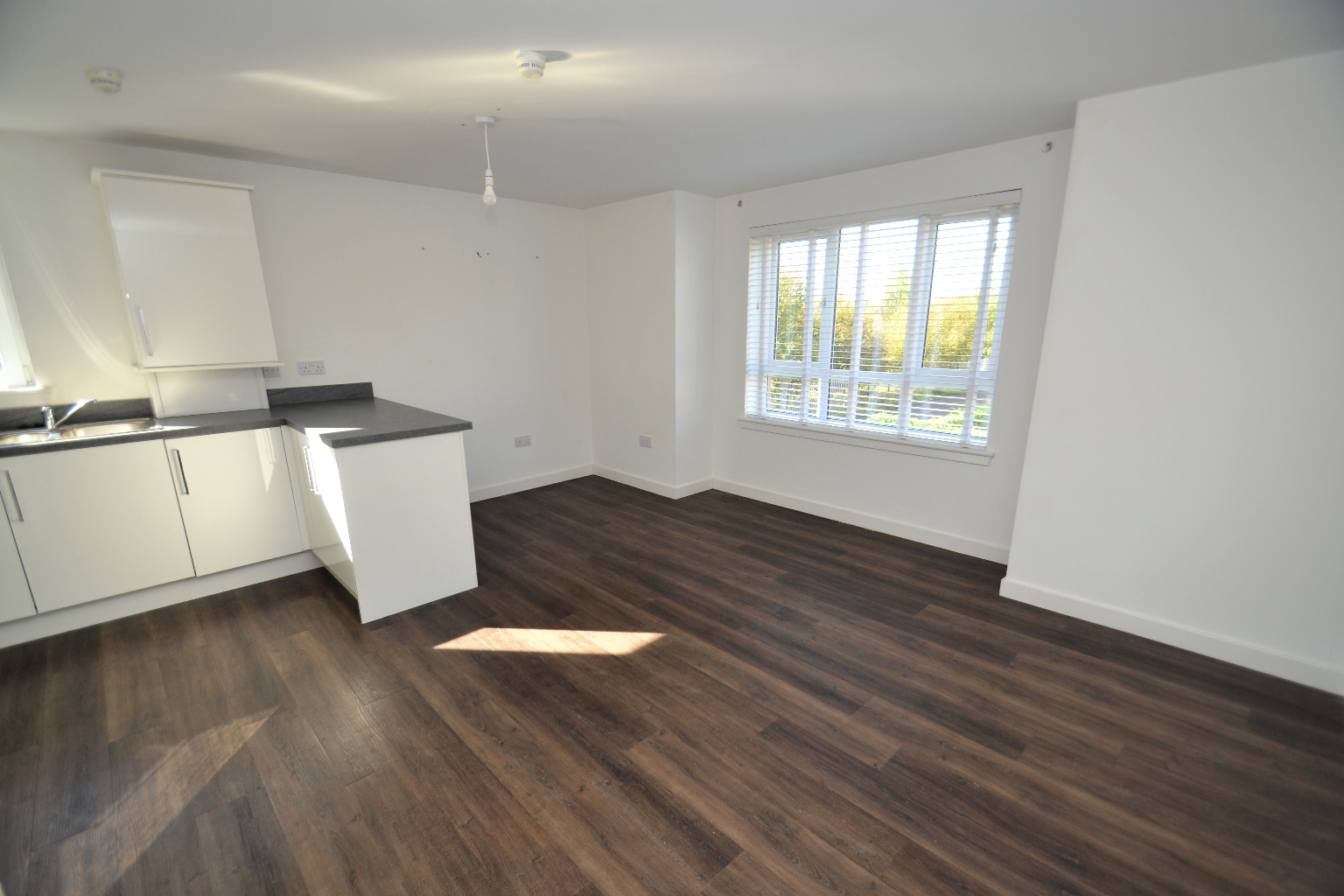 2 bed flat for sale in Northwood Close, Glasgow  - Property Image 2