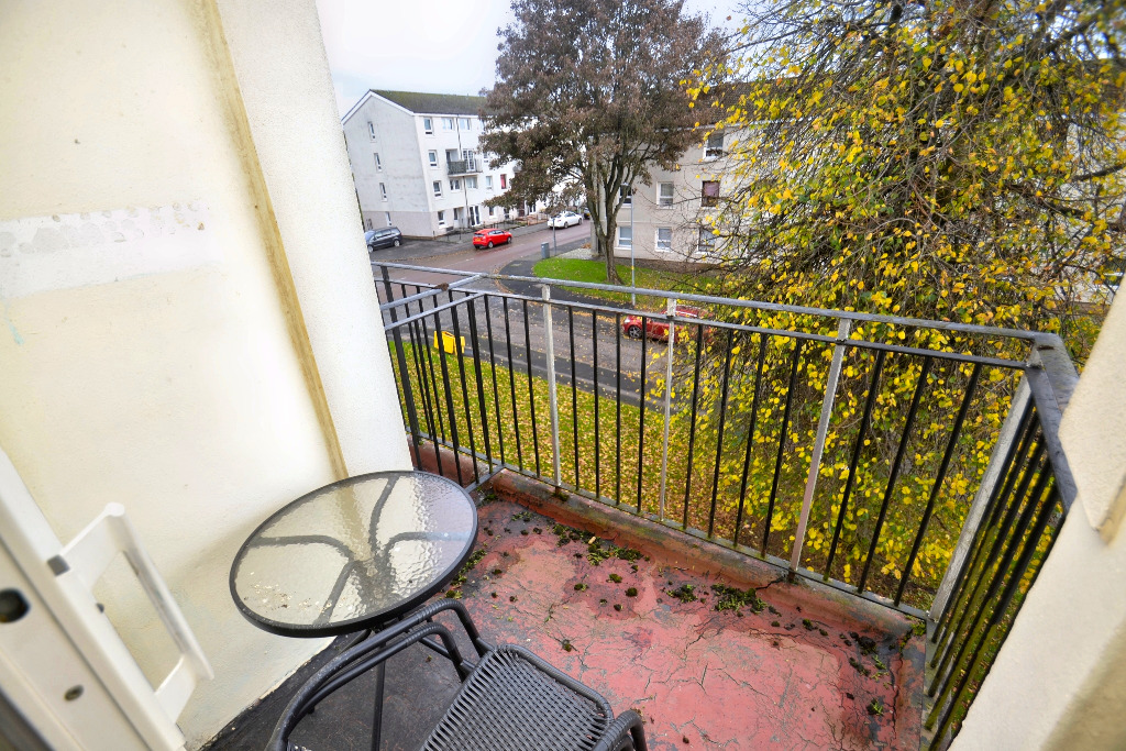 2 bed flat for sale in Wyndford Drive, Glasgow  - Property Image 4