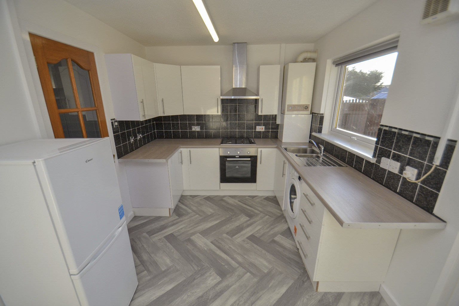 2 bed semi-detached house for sale in Ravenscraig Drive, Glasgow  - Property Image 5