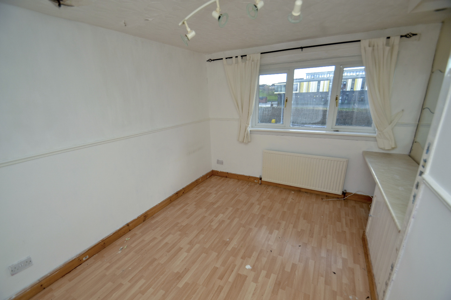 3 bed terraced house for sale in Laurenstone Terrace, Glasgow  - Property Image 10