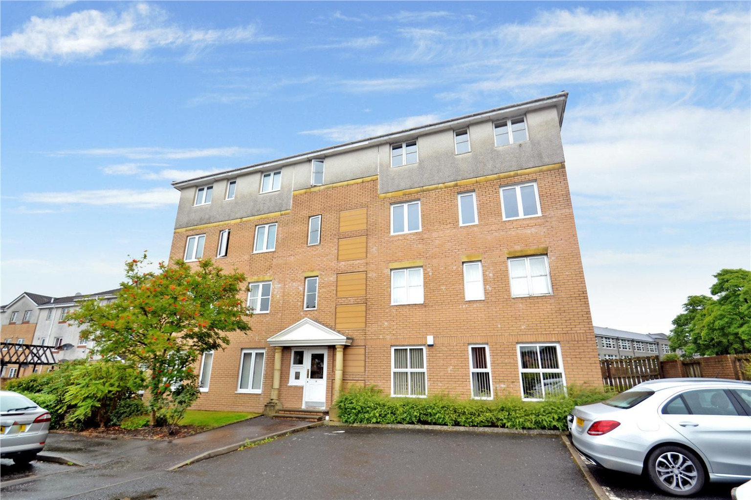2 bed flat to rent in Bobbins Gate, Paisley, PA1