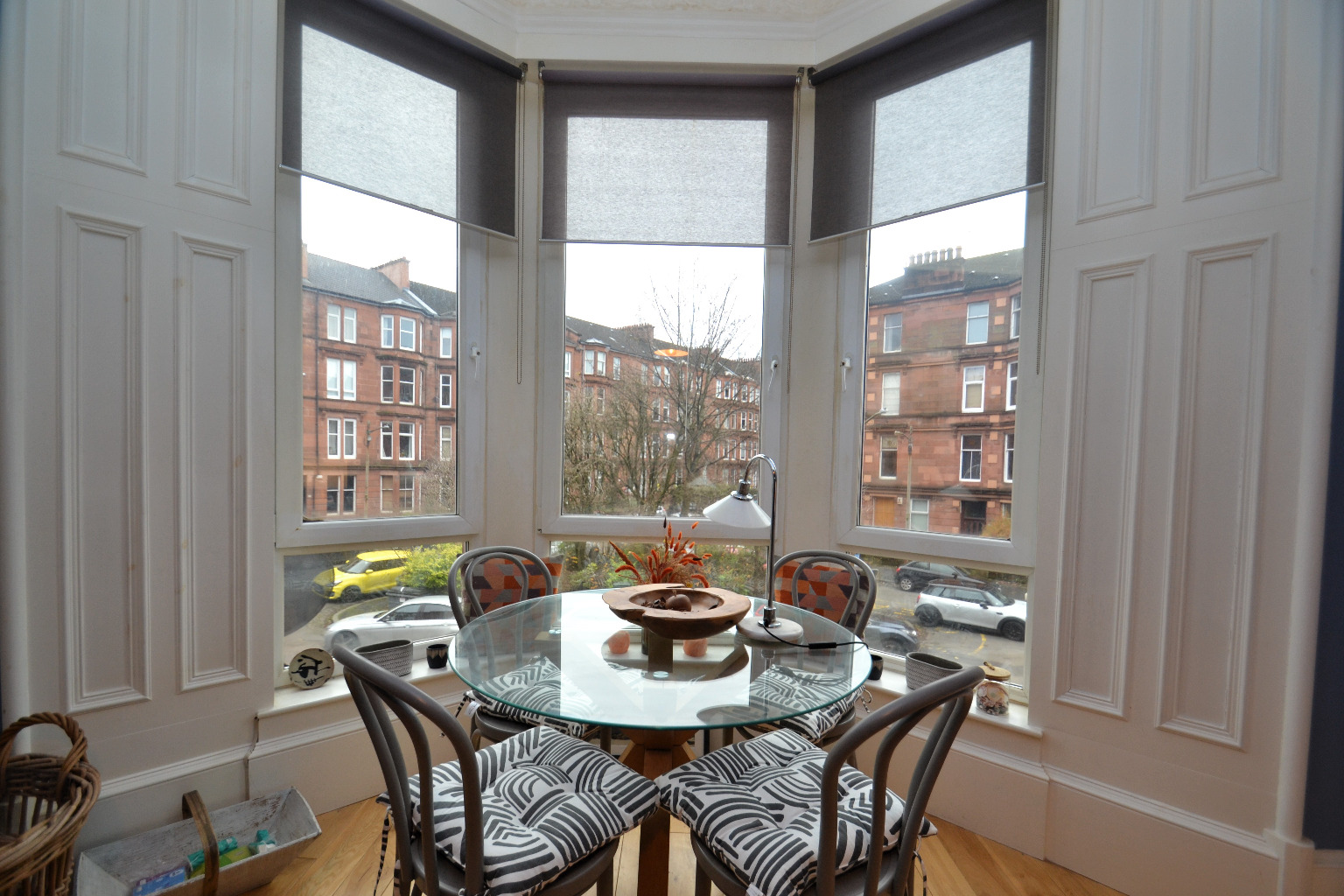 2 bed flat for sale in Waverley Gardens, Glasgow  - Property Image 3