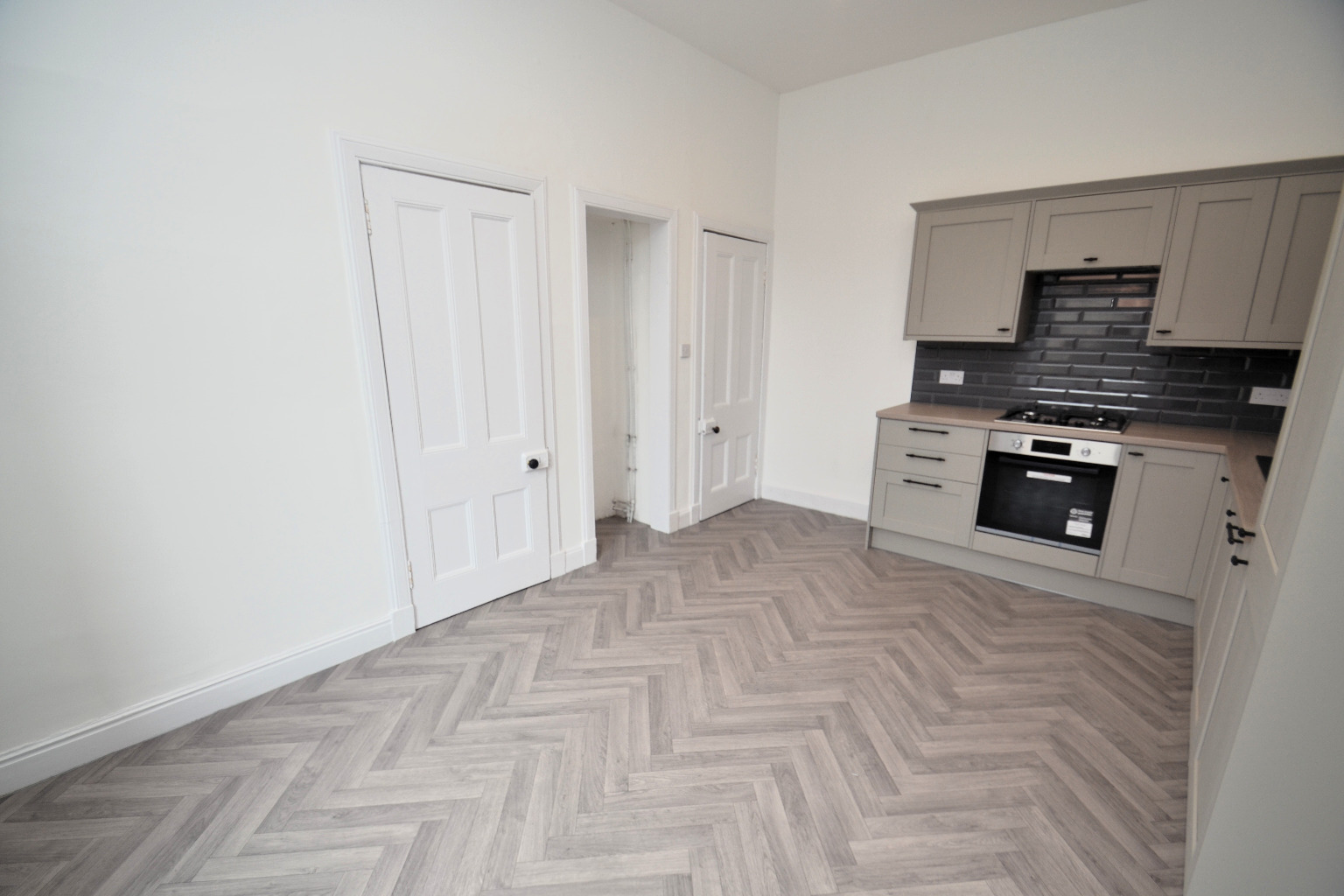 3 bed terraced house for sale in Ravenswood Drive, Glasgow  - Property Image 12