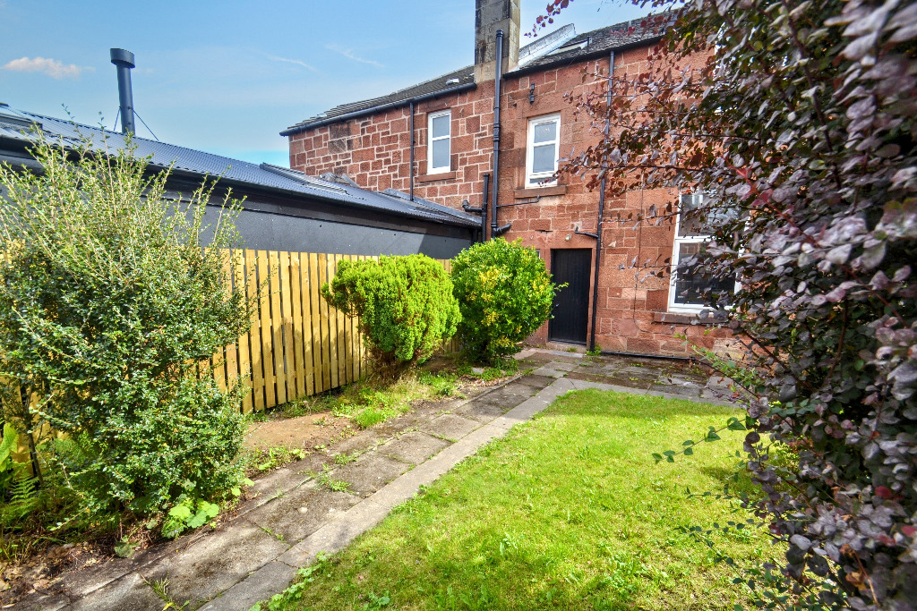3 bed terraced house for sale in Ravenswood Drive, Glasgow  - Property Image 31