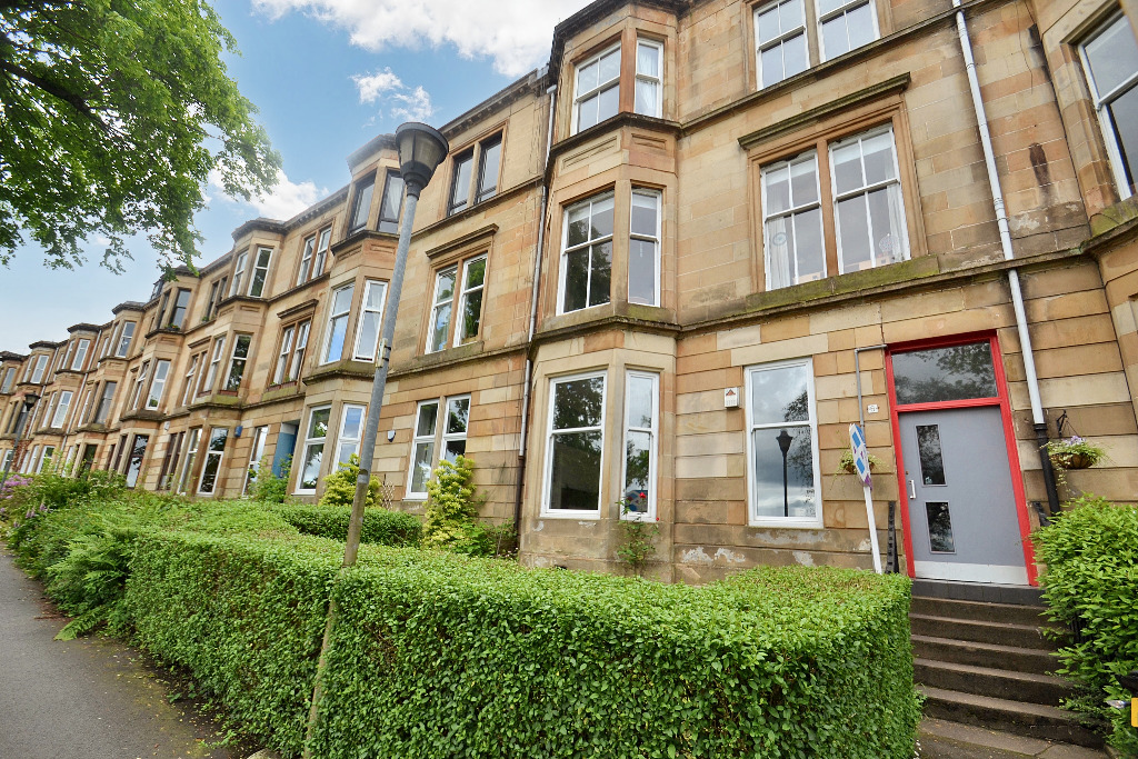 2 bed flat to rent in Hampden Terrace, Glasgow - Property Image 1