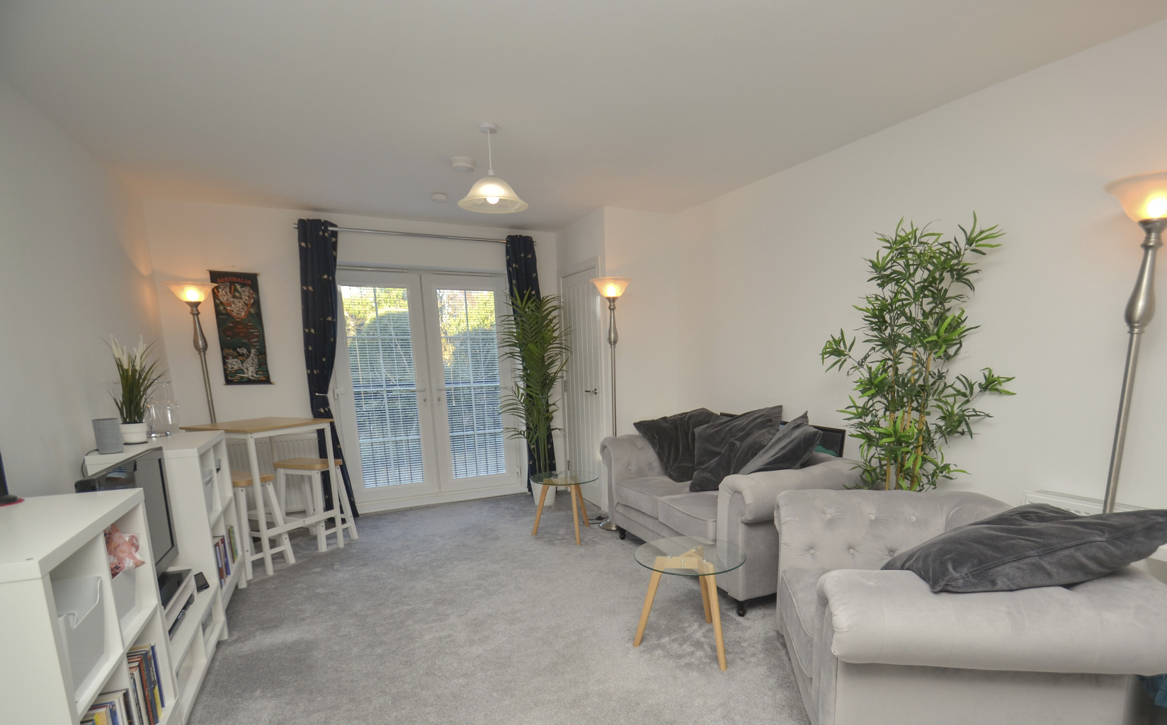 2 bed flat for sale in Thornliebank Road, Glasgow  - Property Image 2