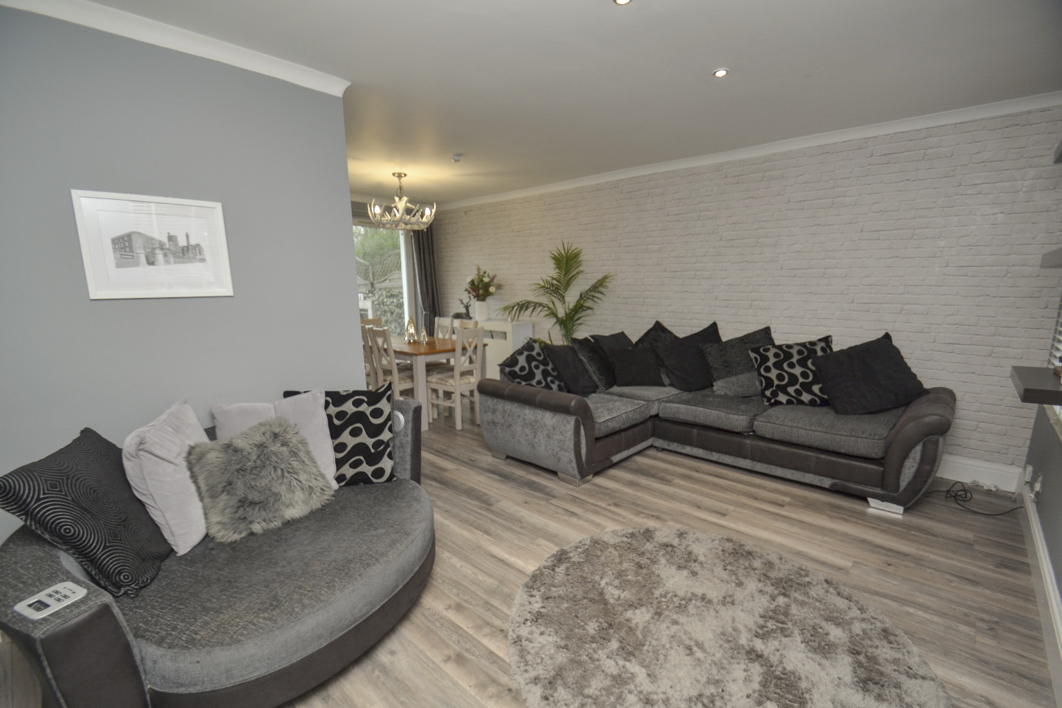 3 bed semi-detached house to rent in Cairnhill Circus, Glasgow  - Property Image 3