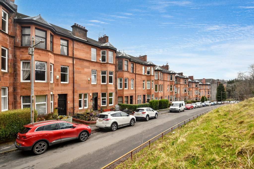 1 bed flat for sale in Camphill Avenue, Glasgow  - Property Image 1