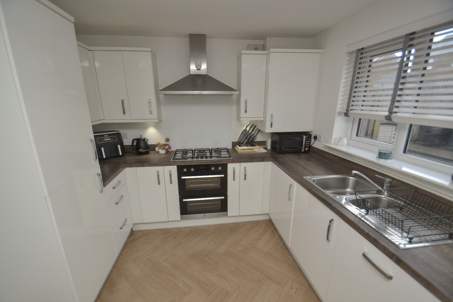 3 bed semi-detached house for sale in Penny Crescent, Glasgow  - Property Image 7