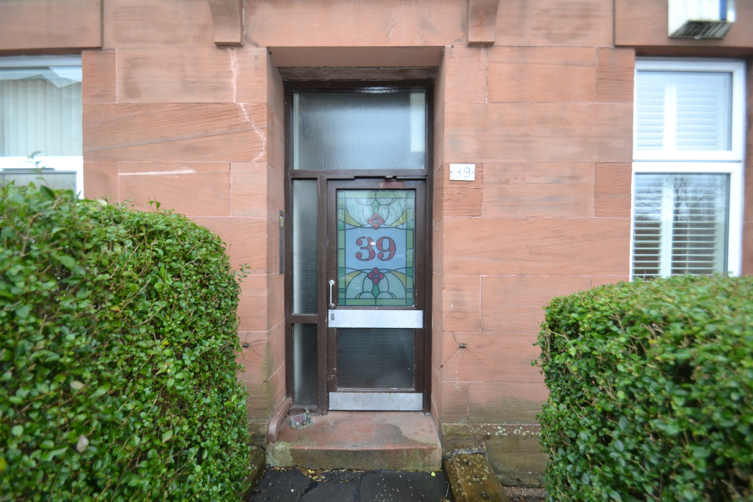 2 bed flat for sale in Kings Park Road, Glasgow  - Property Image 31