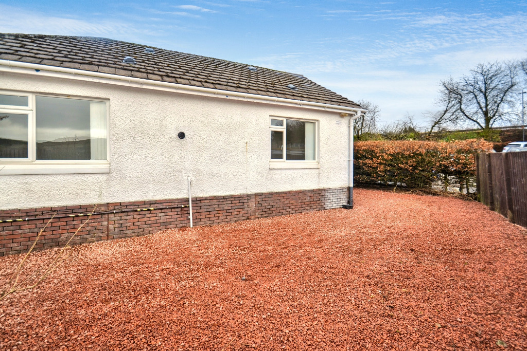 3 bed bungalow to rent in East Renfrewshire Golf Club, Newton Mearns  - Property Image 15