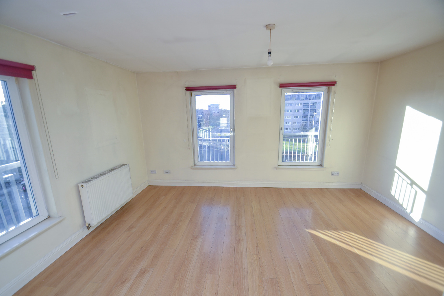 2 bed flat for sale in St Andrew's Road, Glasgow  - Property Image 3