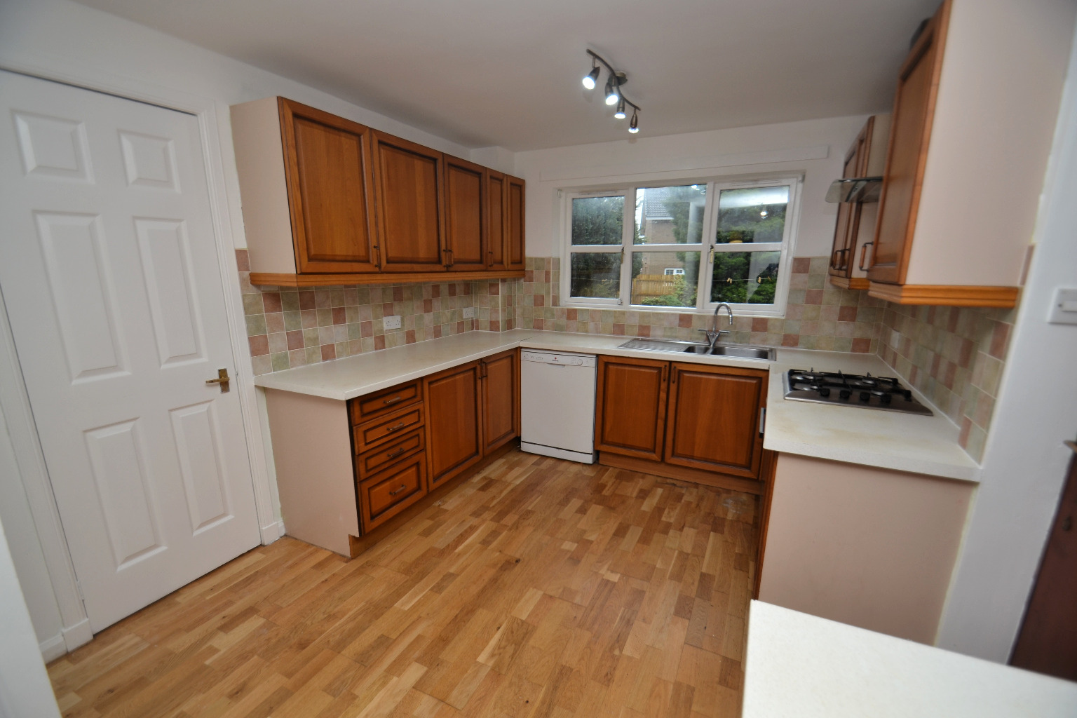 3 bed detached house for sale in Springkell Gardens, Glasgow  - Property Image 10