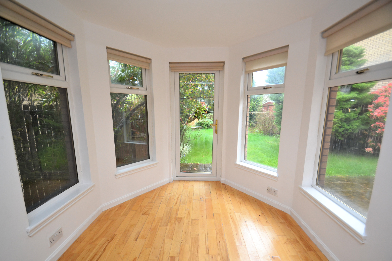 3 bed detached house for sale in Springkell Gardens, Glasgow  - Property Image 5