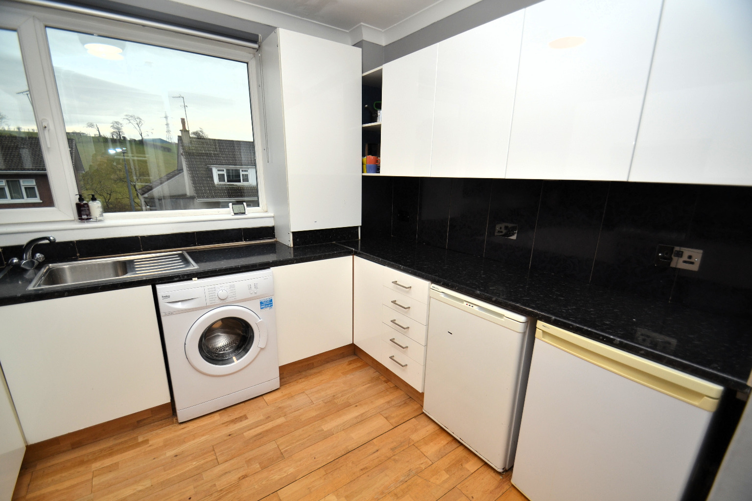 2 bed flat to rent, Eaglesham  - Property Image 10