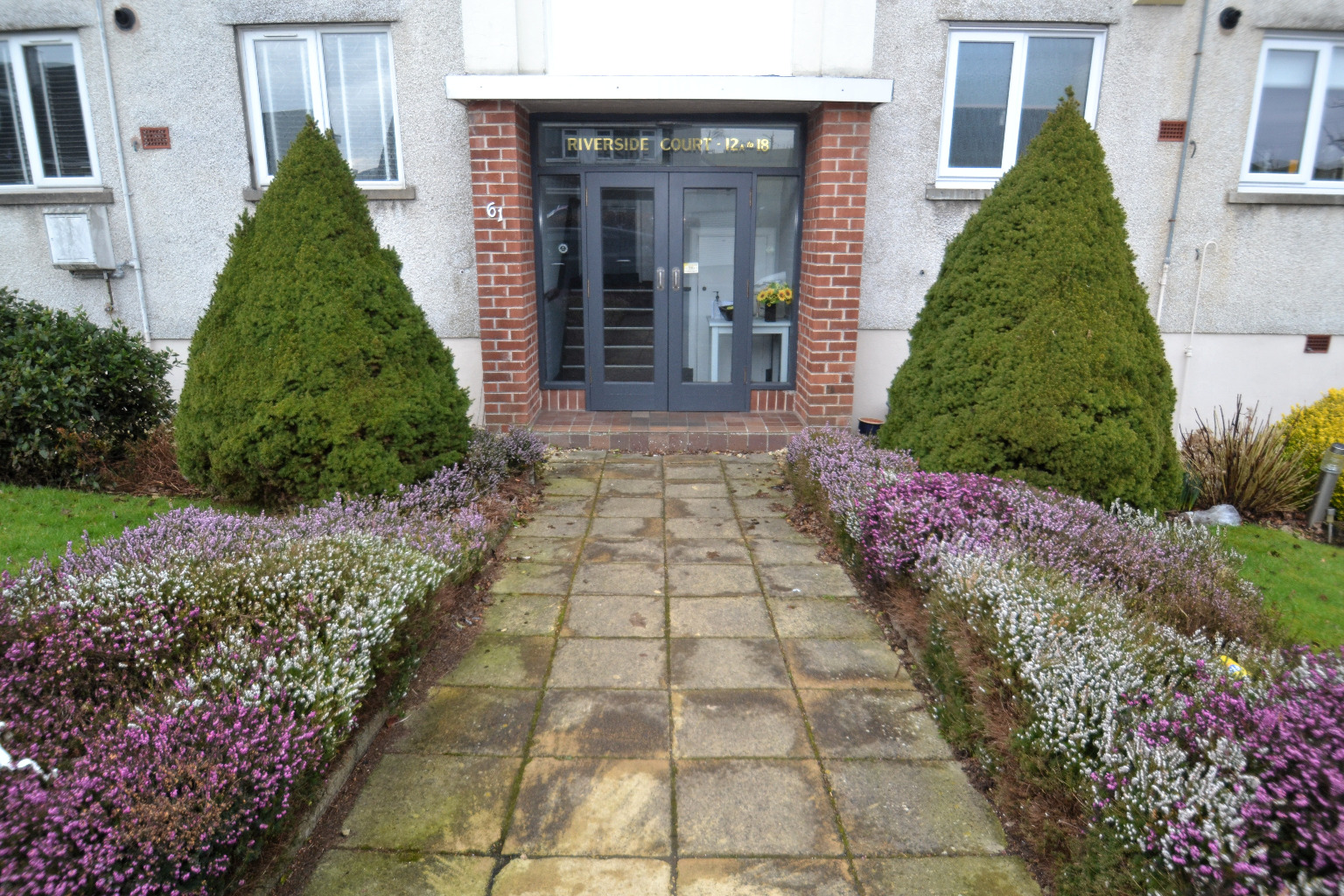 2 bed flat to rent, Eaglesham  - Property Image 1