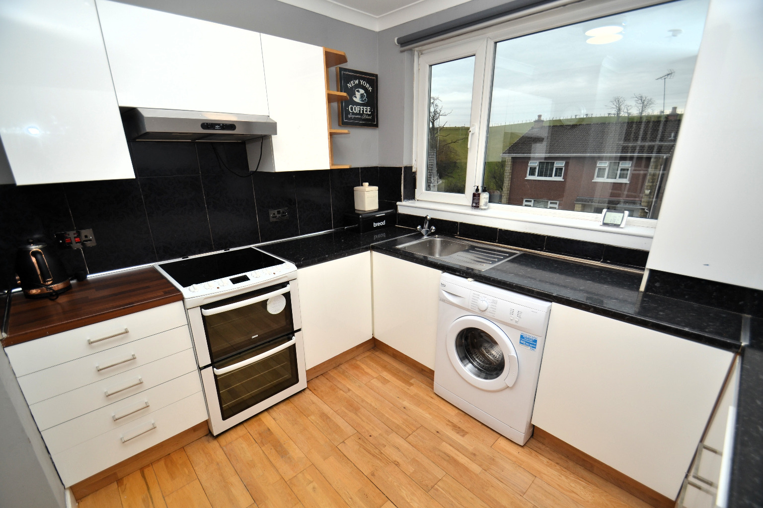 2 bed flat to rent, Eaglesham  - Property Image 8