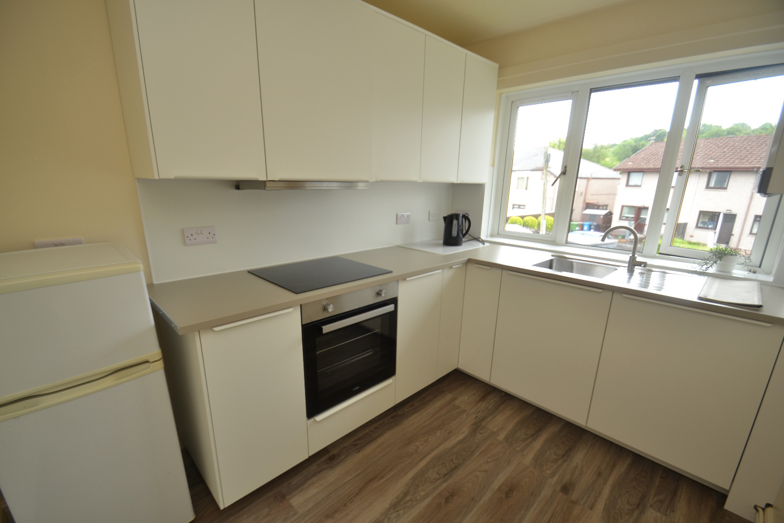 3 bed flat to rent in Aikenhead Road, Glasgow  - Property Image 4