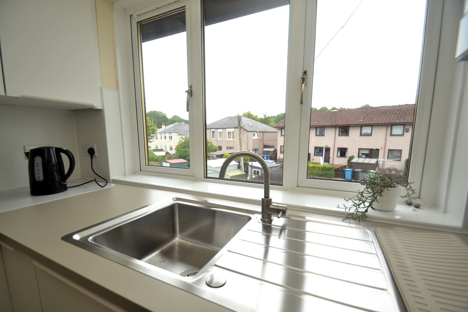 3 bed flat to rent in Aikenhead Road, Glasgow  - Property Image 5