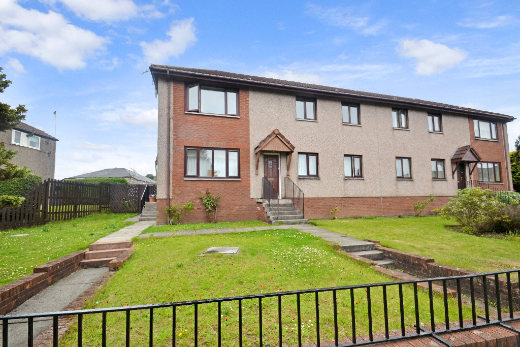 3 bed flat to rent in Aikenhead Road, Glasgow, G44