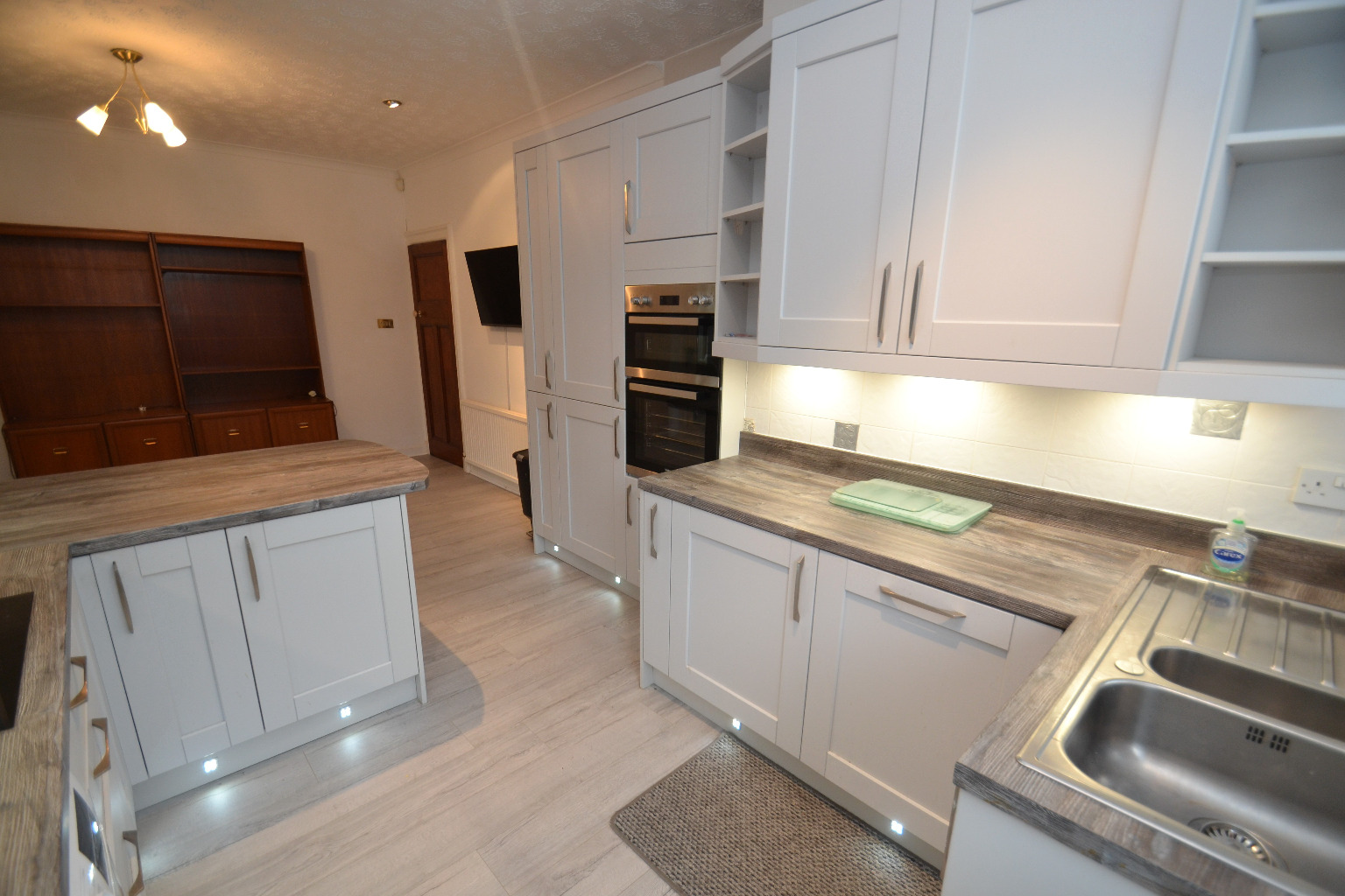 3 bed detached bungalow for sale in Duchray Drive, Paisley  - Property Image 11