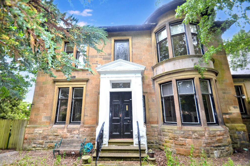 5 bed link detached house for sale in Newark Drive, Glasgow  - Property Image 2