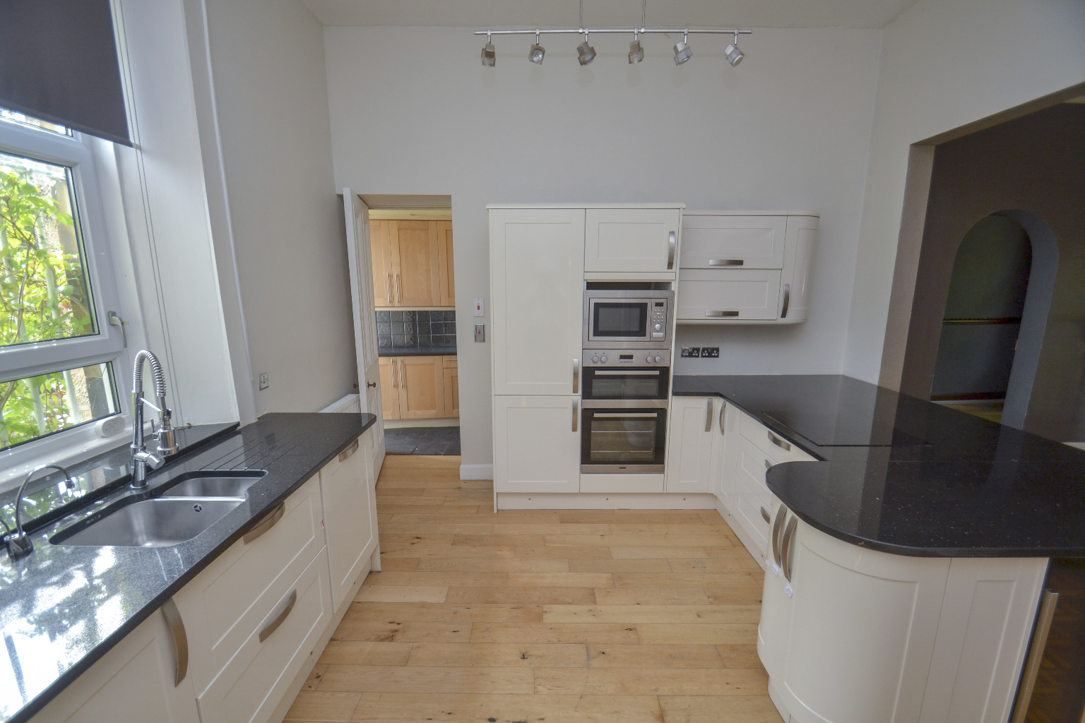 5 bed link detached house for sale in Newark Drive, Glasgow  - Property Image 10