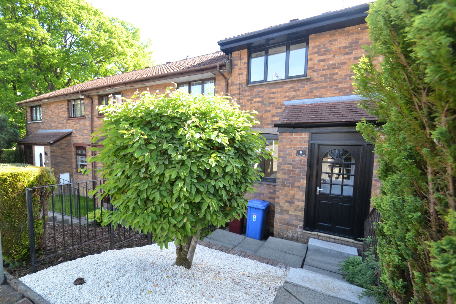 2 bed terraced house for sale in Berwick Place, Glasgow  - Property Image 2