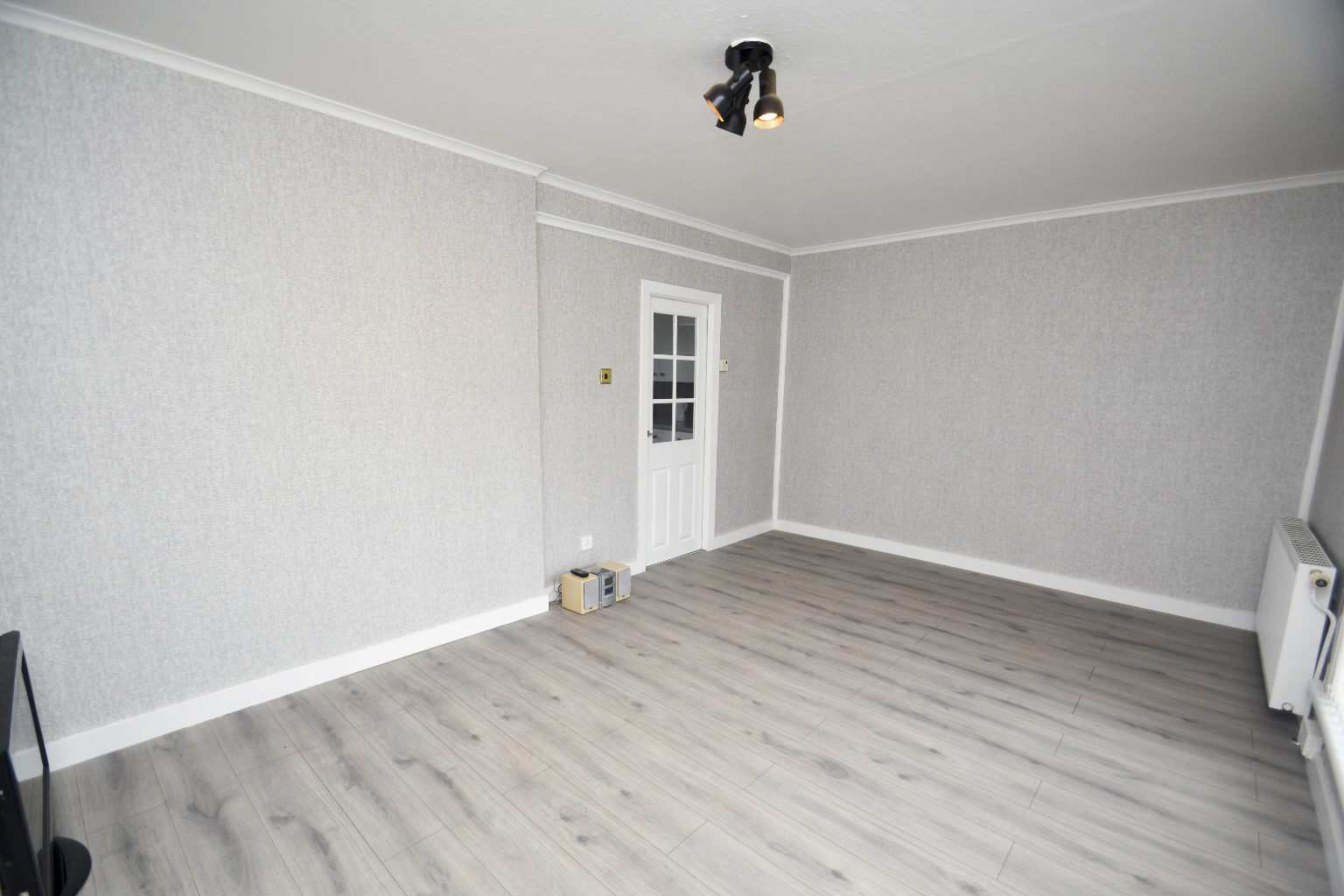 3 bed flat for sale in Stoneside Drive, Glasgow  - Property Image 3