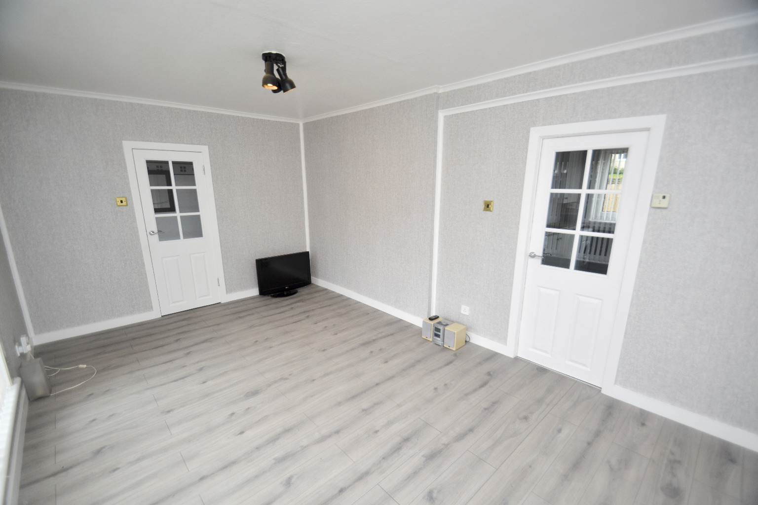 3 bed flat for sale in Stoneside Drive, Glasgow  - Property Image 6