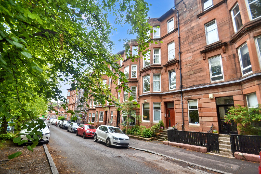 1 bed flat for sale in Edgemont Street, Glasgow  - Property Image 1