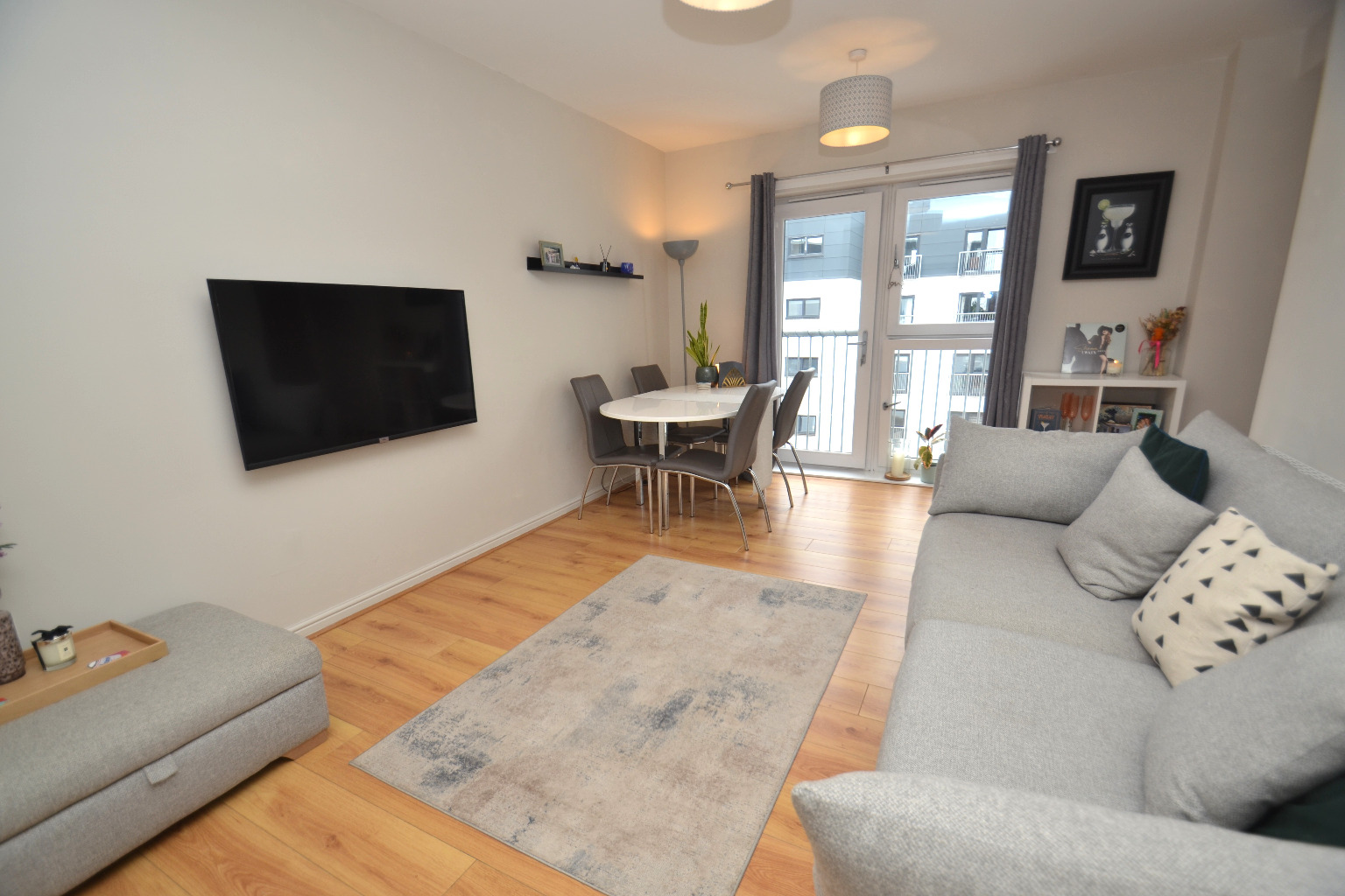 2 bed flat for sale in Pollokshaws Road, Glasgow  - Property Image 3