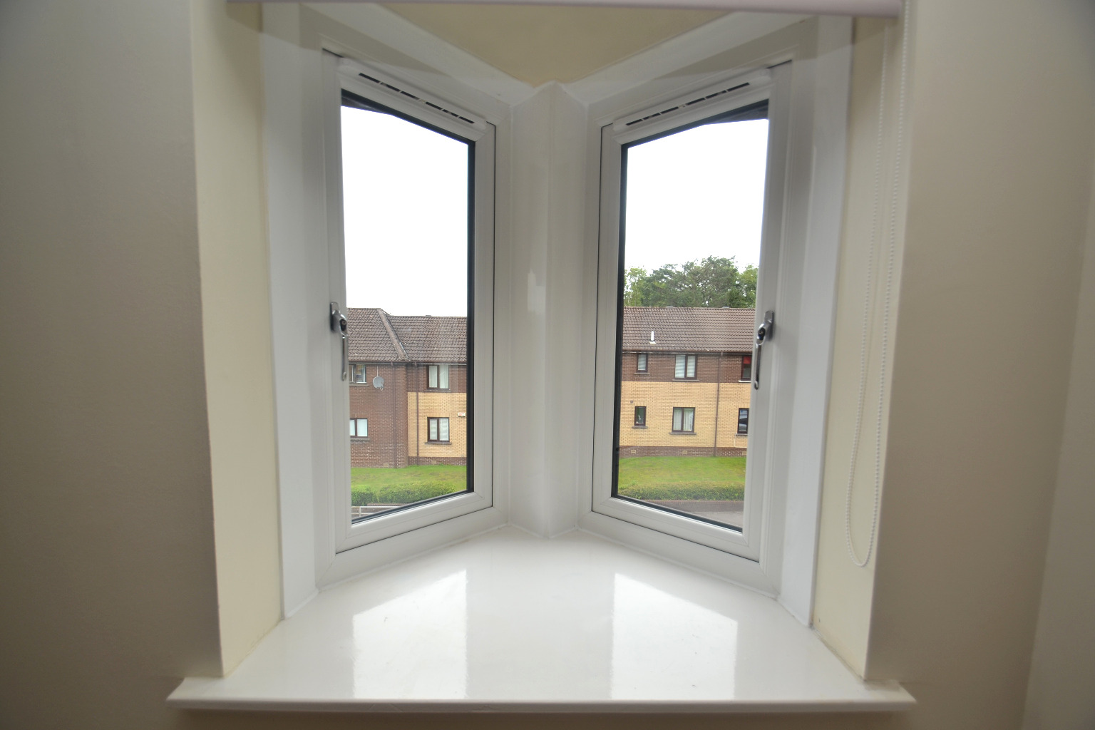 2 bed flat for sale in The Paddock, Glasgow  - Property Image 5