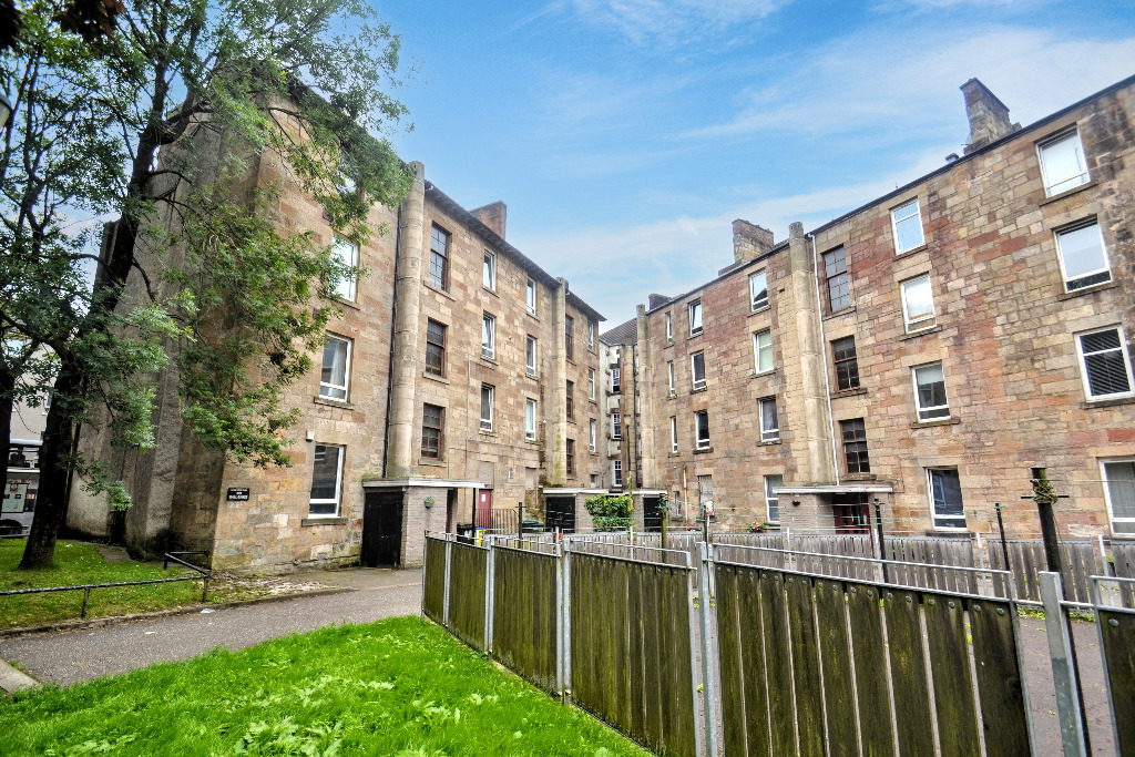 1 bed flat for sale in Mannering Court, Glasgow - Property Image 1