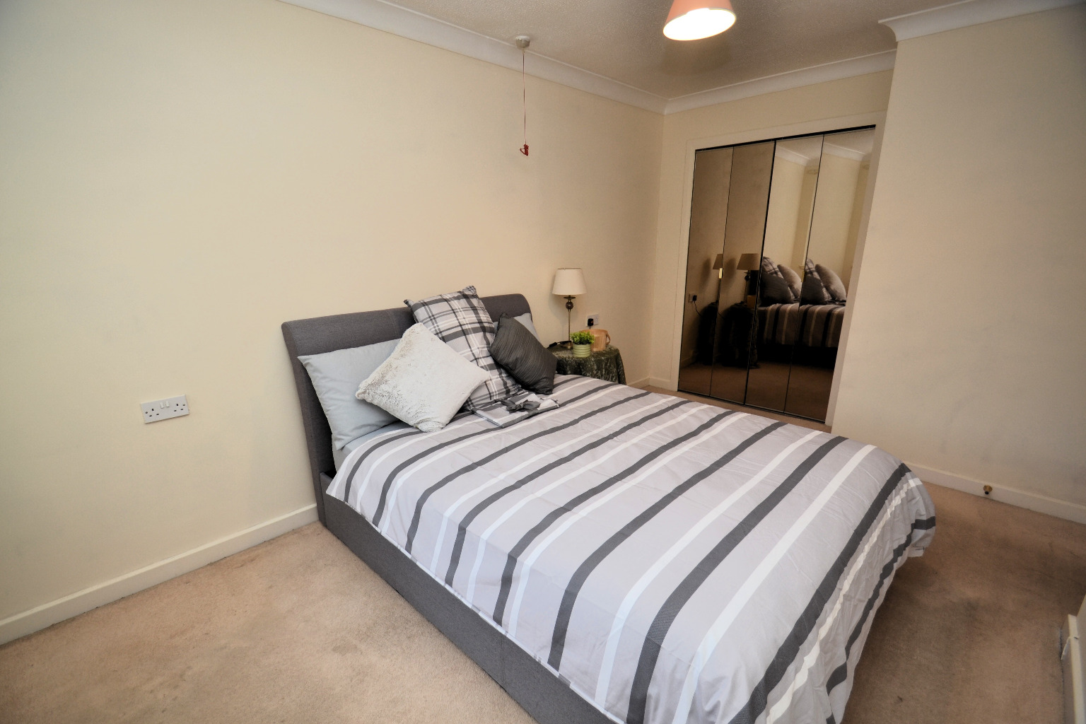 1 bed flat for sale in Fenwick Road, Glasgow  - Property Image 14