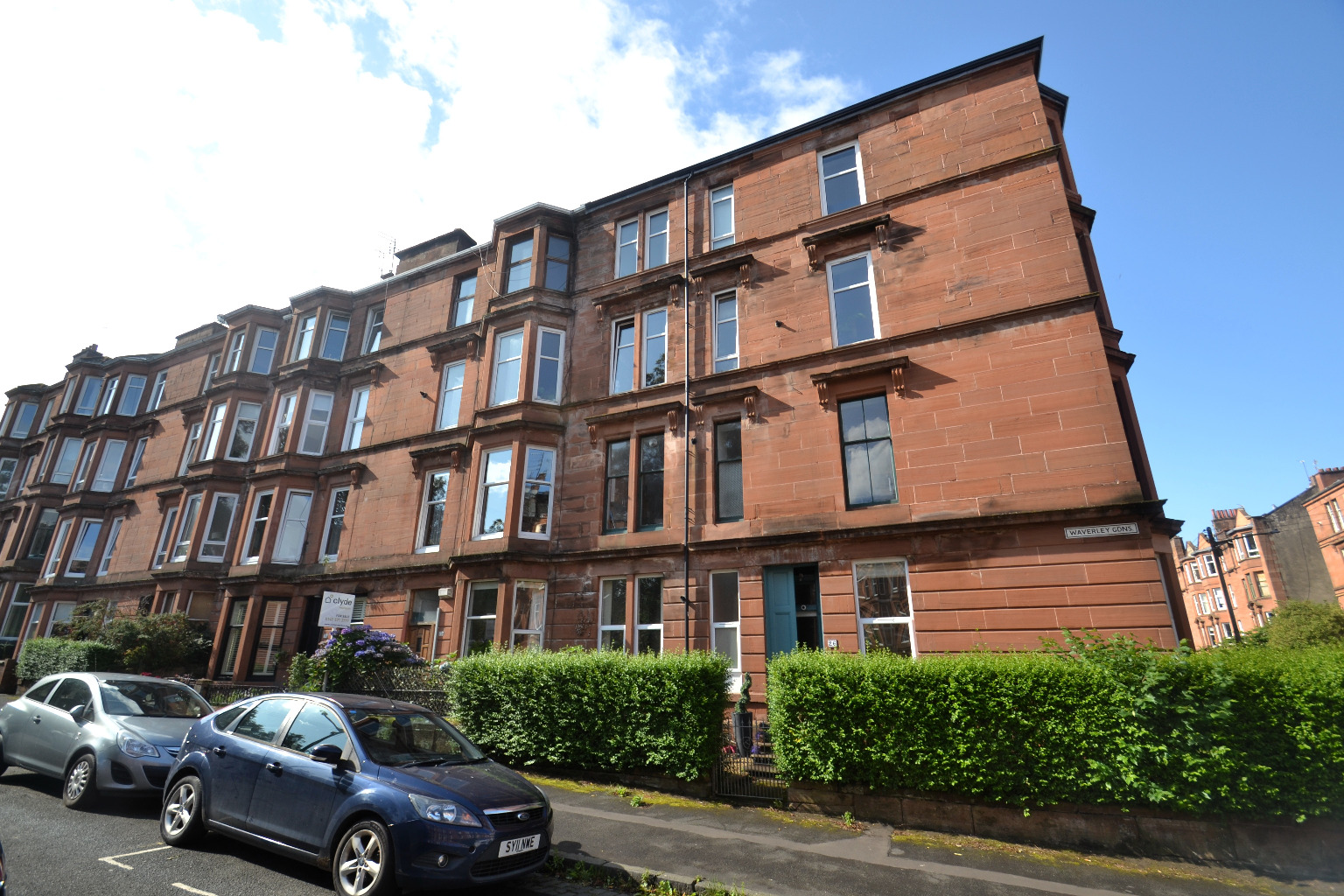 2 bed flat for sale in Waverley Gardens, Glasgow - Property Image 1